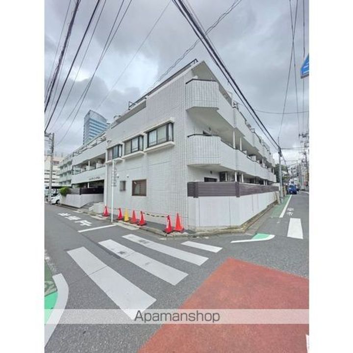 藤和シティコープ初台の外観