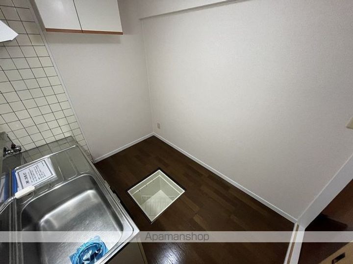 愛知県一宮市赤見4丁目の賃貸マンションの内装