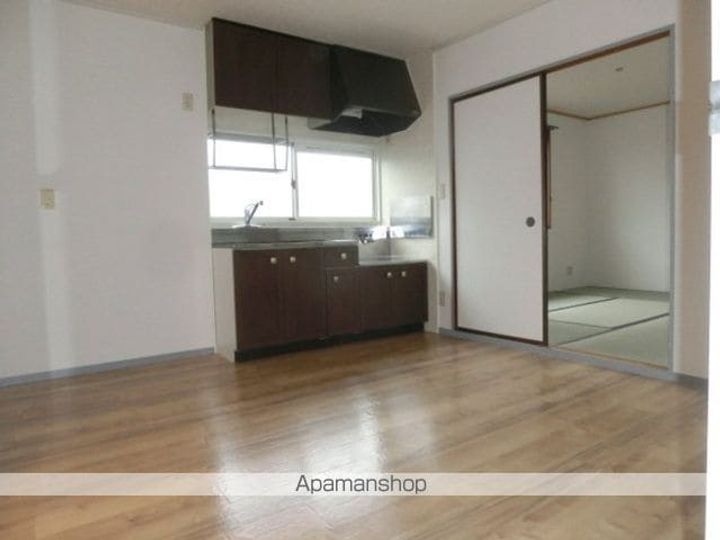 メゾンブランシュ 壱・弐番館弐102の居間