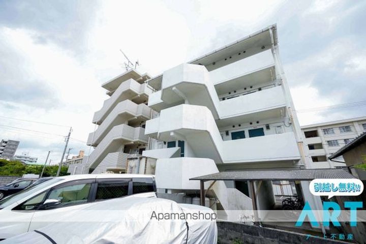 日正山越ハイツ1の外観