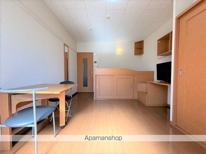 レオパレスソレアードⅡ104の居間