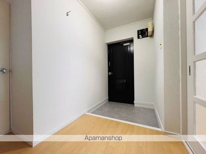 ヴィラナリー函館2号棟(ヴィラナリーハコダテニゴウトウ)302の玄関