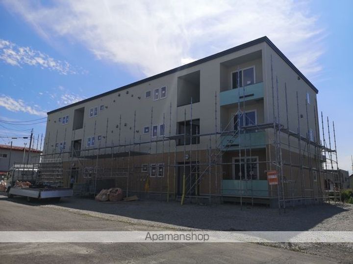 北海道帯広市西十七条南32丁目の賃貸アパートの外観