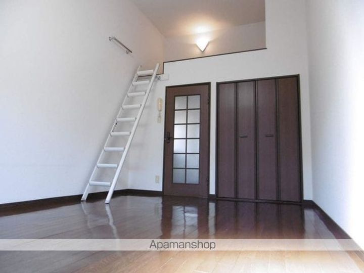 ホワイトキャッスルOZAWAの居間