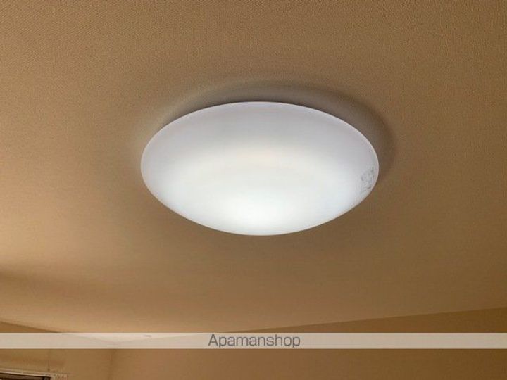 愛知県北名古屋市宇福寺天神の賃貸アパートの内装