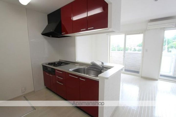 香川県高松市三条町の賃貸アパートのキッチン