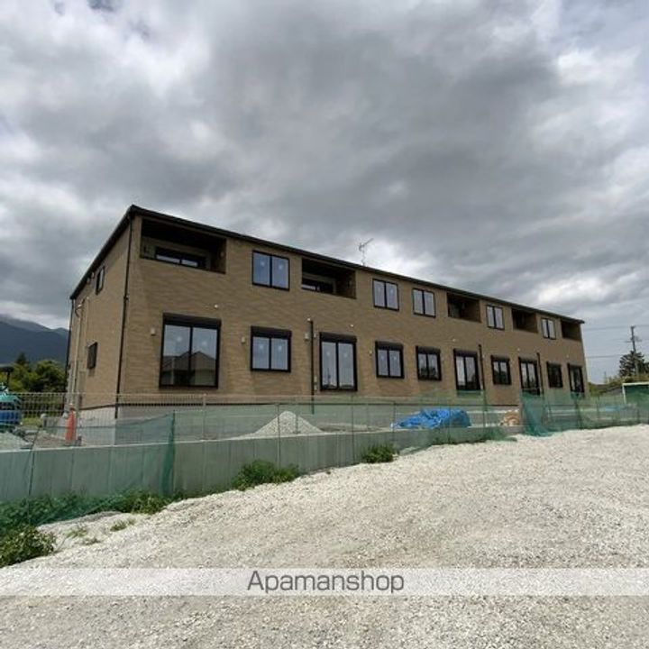 長野県伊那市西箕輪の賃貸アパートの外観