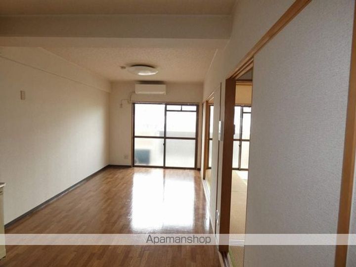 ヴェルディール北日吉の居間