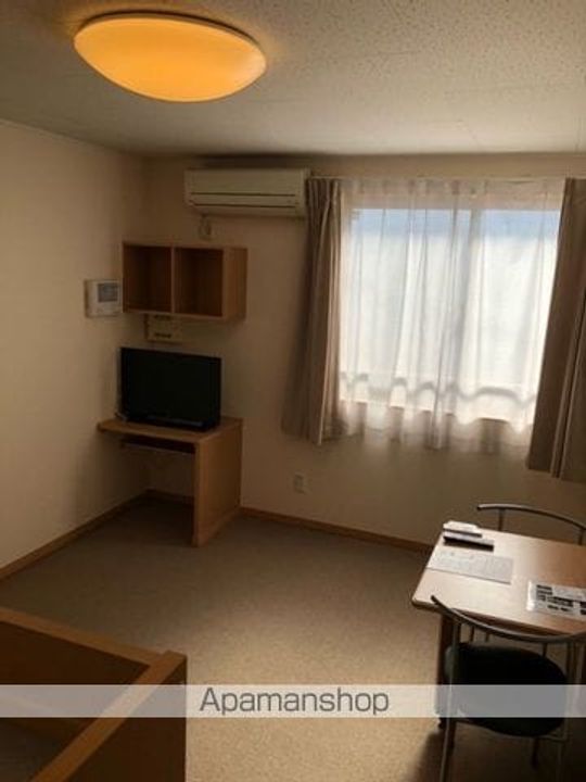 レオネクスト榎戸Ⅱ102の居間