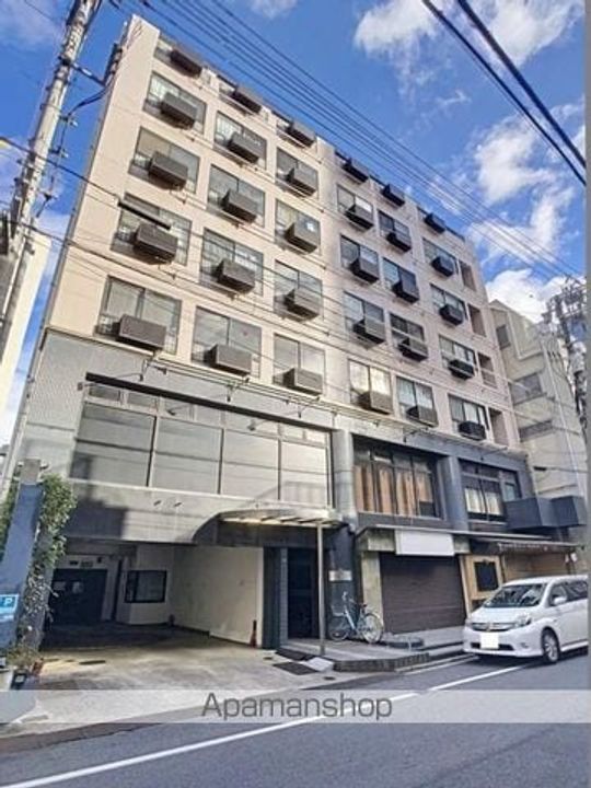 岡山県岡山市北区中山下1丁目の賃貸マンションの外観