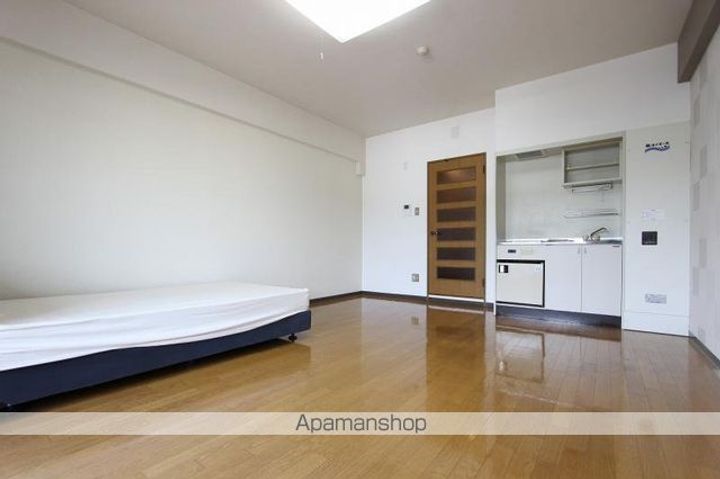 香川県高松市高松町の賃貸マンションの居間