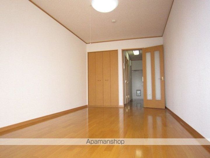 プレシャス国見103の居間