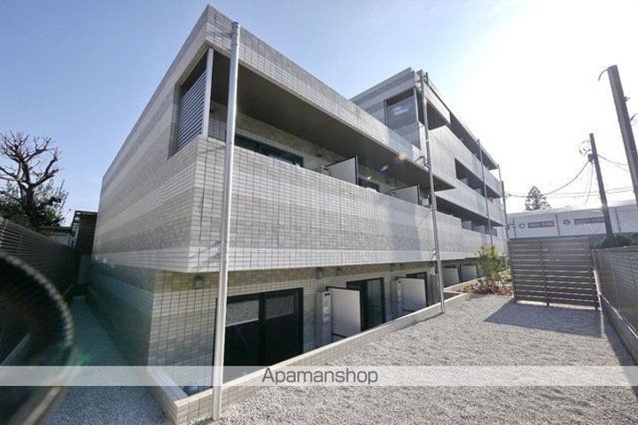 東京都練馬区小竹町2丁目の賃貸マンションの外観