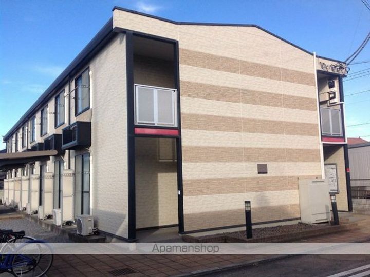 レオパレスフロンティアの外観