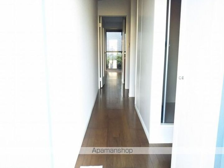 レオパレス観音台の玄関