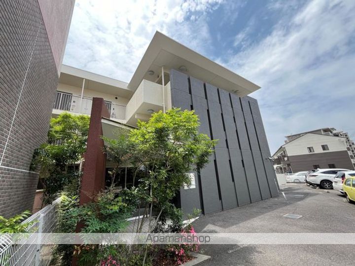 滋賀県草津市野路東4丁目の賃貸マンションの外観