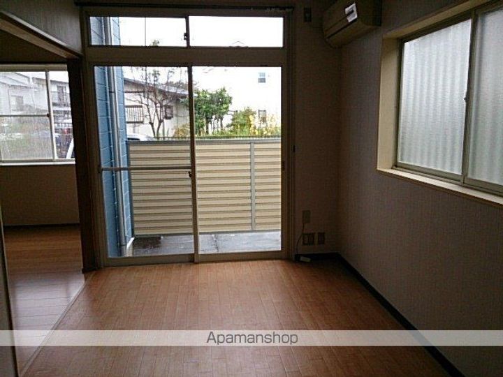 ブルーハイツ西池の居間