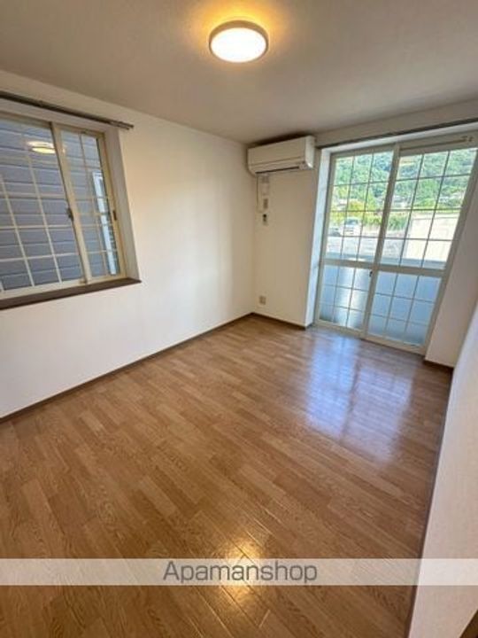 メゾン・ド・ウォーム B102の居間