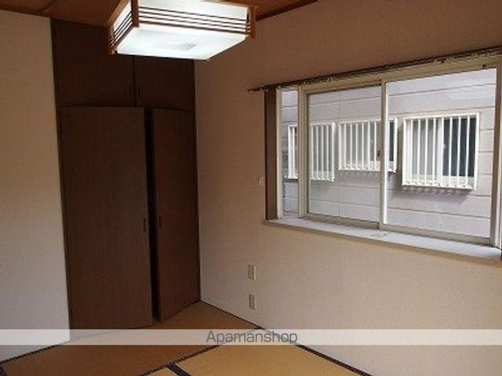 五条鹿島コーポ1-Dの居間