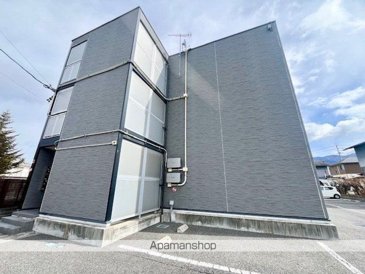 レオパレスうつくし303の外観