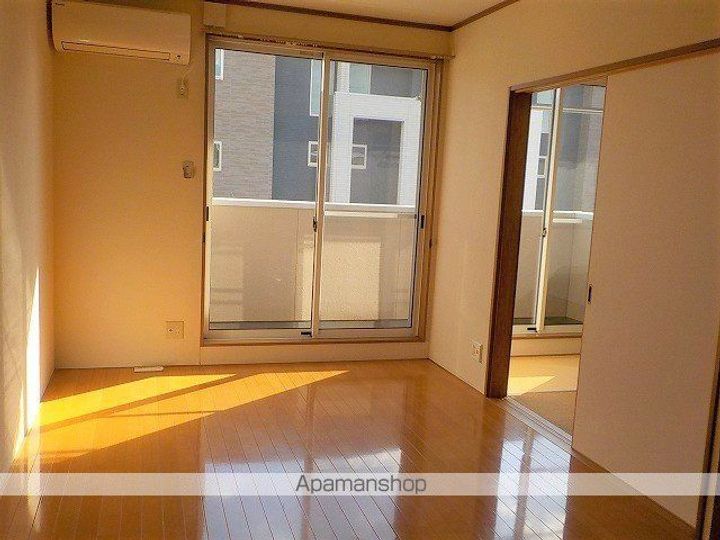 葵ハウス102の居間