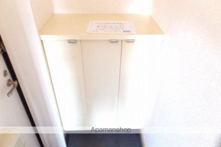 メゾン・ド・スターライズの玄関