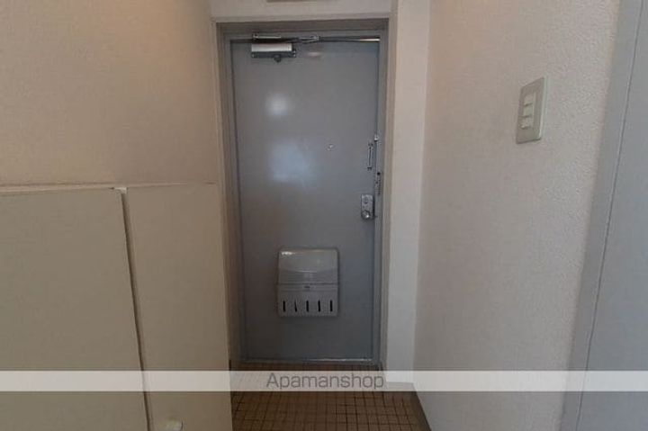 トライアングル筆山の玄関