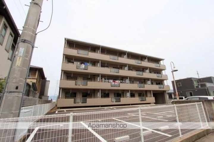香川県高松市東山崎町の賃貸マンションの外観