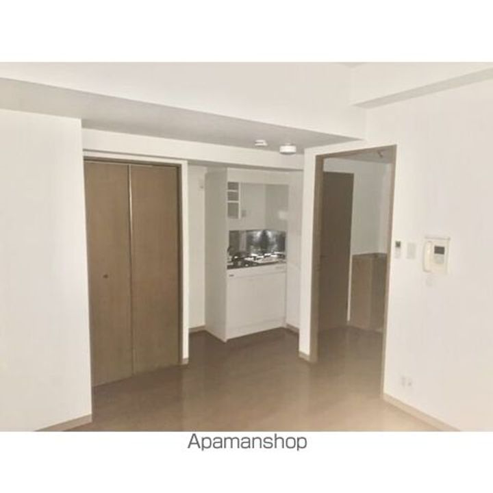 グレイス吹上404の居間