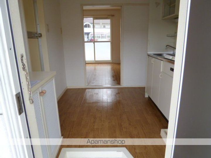 滋賀県草津市野路東5丁目の賃貸アパートの玄関