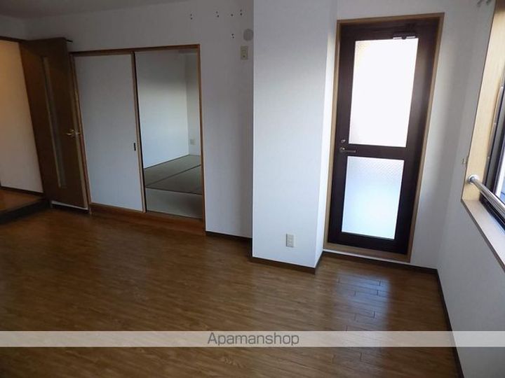 ハイネス西春302の内装