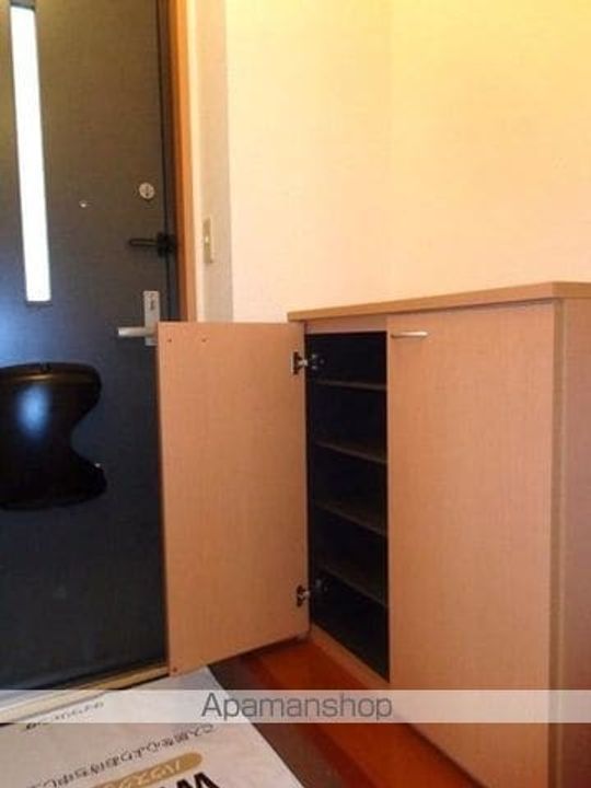 愛媛県松山市久万ノ台の賃貸アパートの玄関