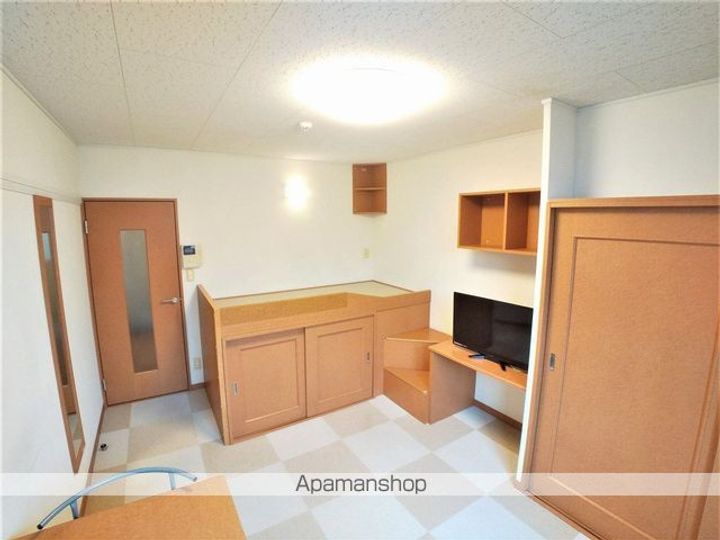 レオパレスコルサの居間