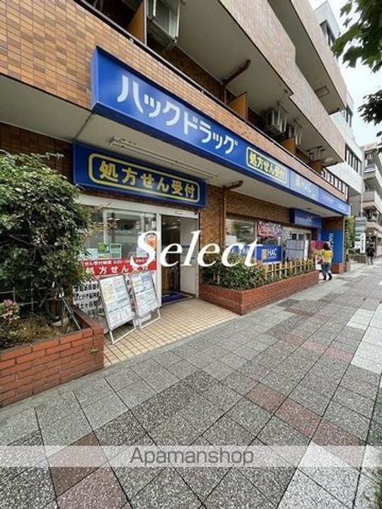LA VOLTEの周辺