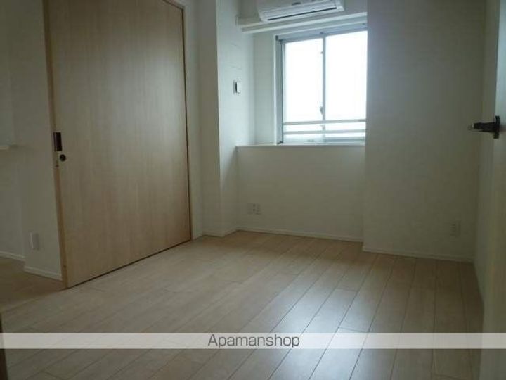 メゾンカルム本郷の居間