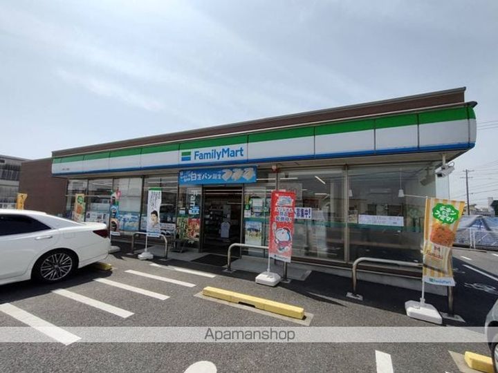 レガーロ・Fの周辺