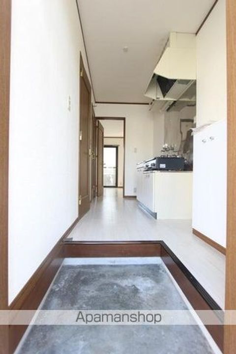 メゾネットKAWANABEの玄関