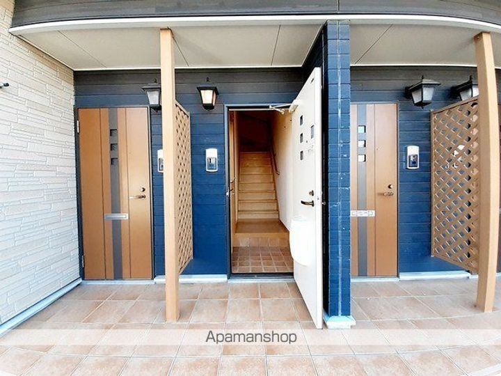 メゾン・グレイスDの玄関