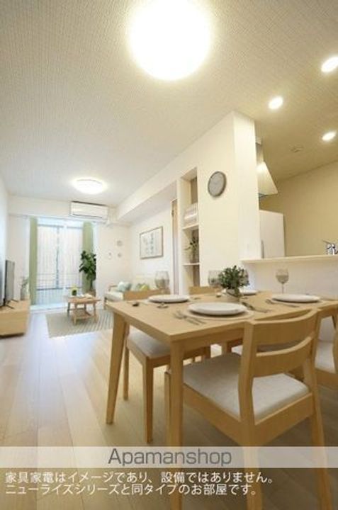 MAHANA WESTの居間