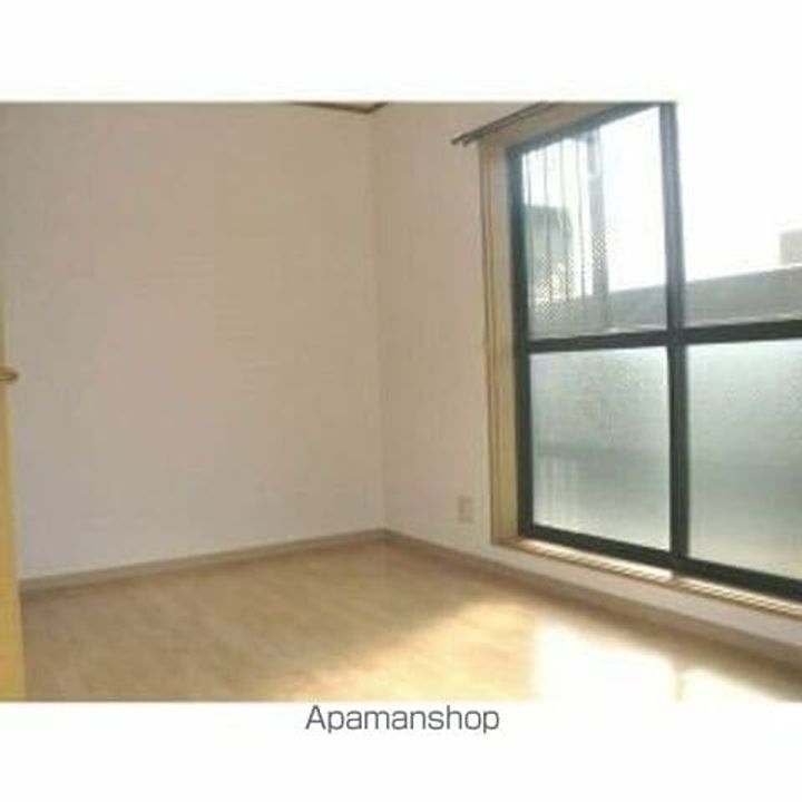 エクスランス月見坂の居間