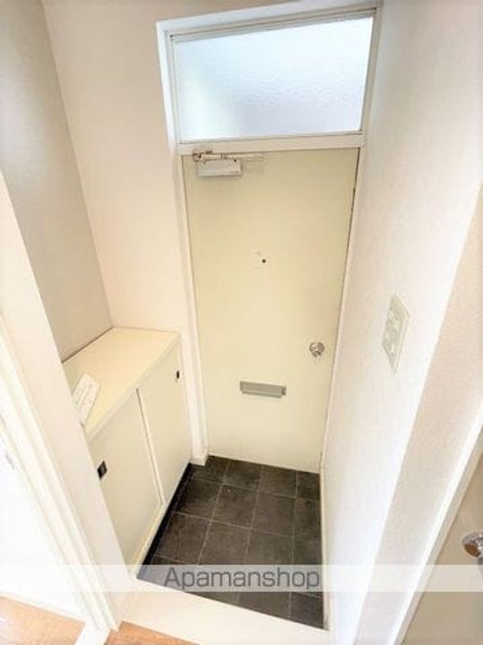 トラッドハウス102の玄関