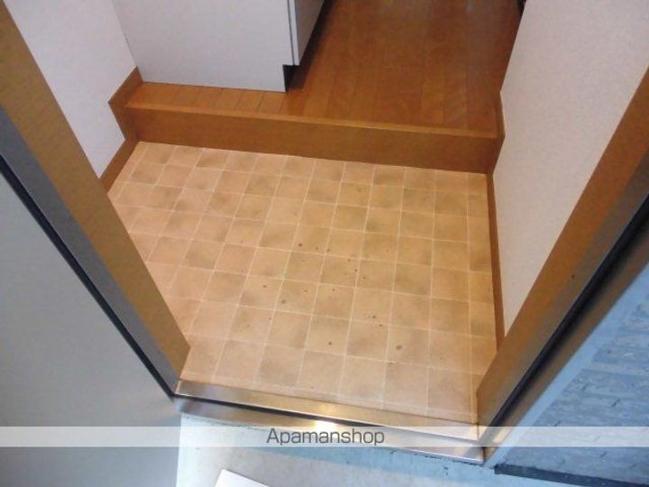 グリーンコート206の玄関