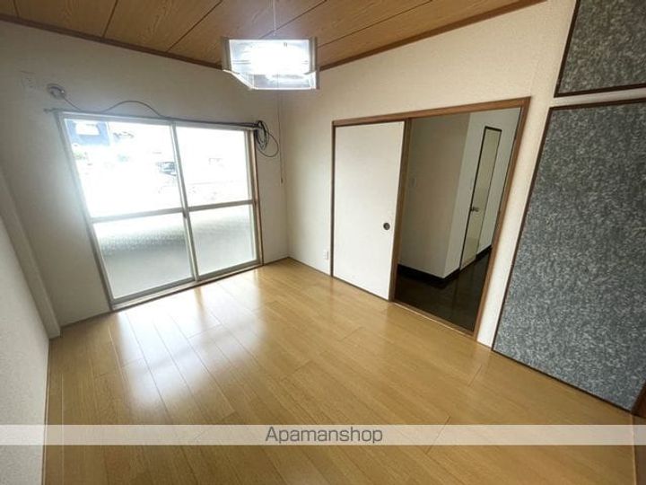 アドホックメゾンの内装