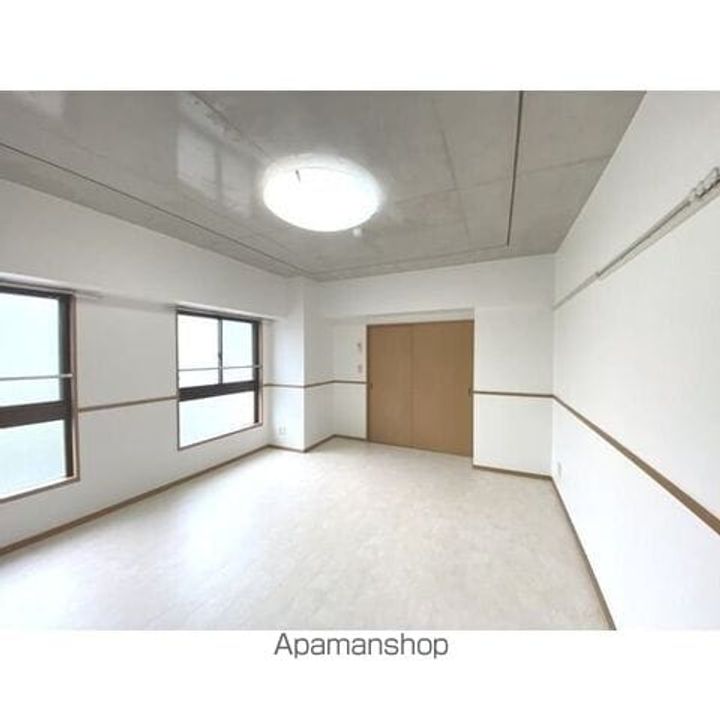 愛知県名古屋市東区葵2丁目の賃貸マンションの居間