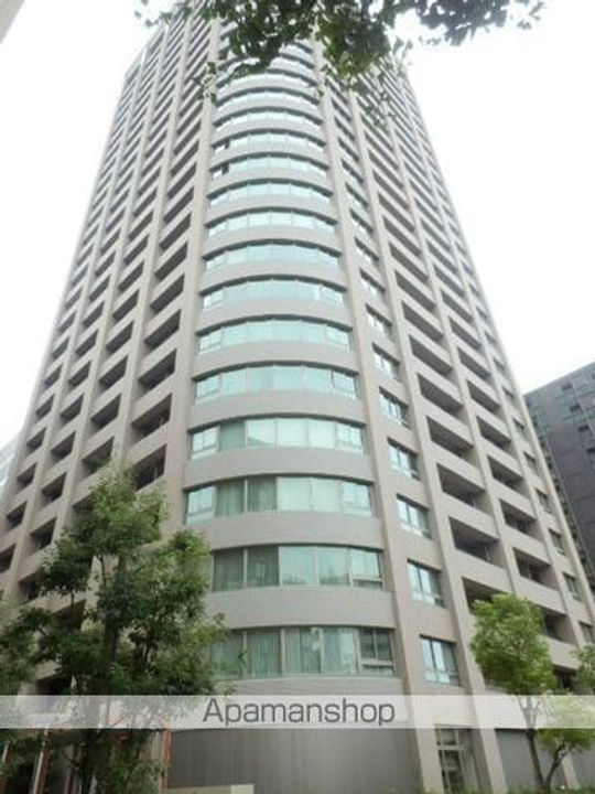 コアマンション大手門タワーの外観