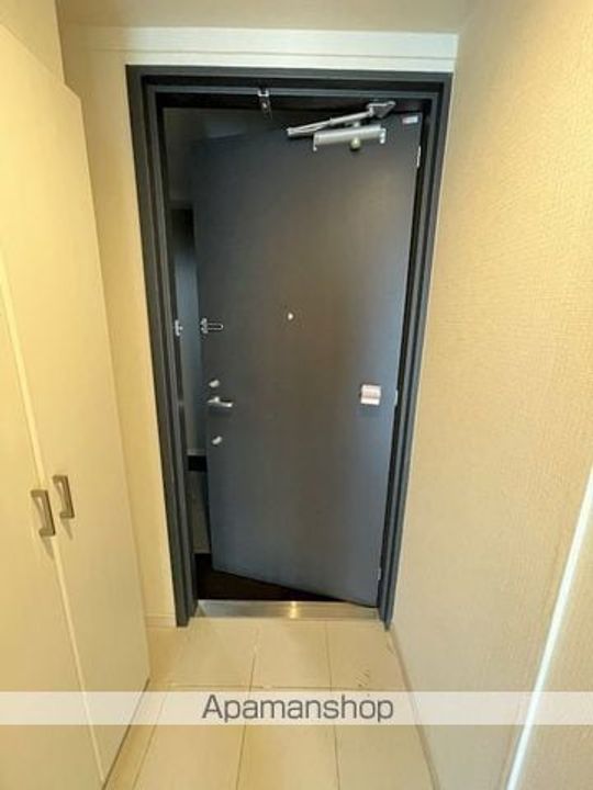 東京都杉並区高円寺南5丁目の賃貸マンションの玄関