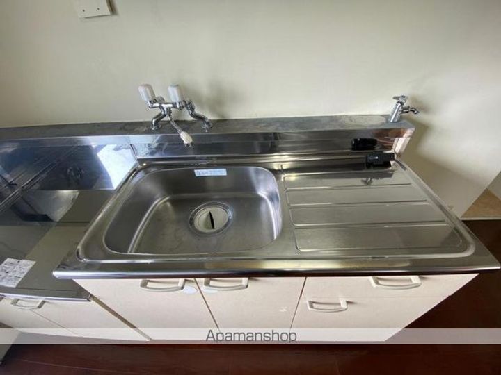 ヴィラナリー長尾 1号棟103の内装