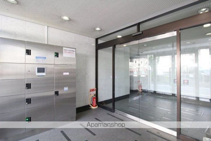 東京都新宿区西落合3丁目の賃貸マンションの外観