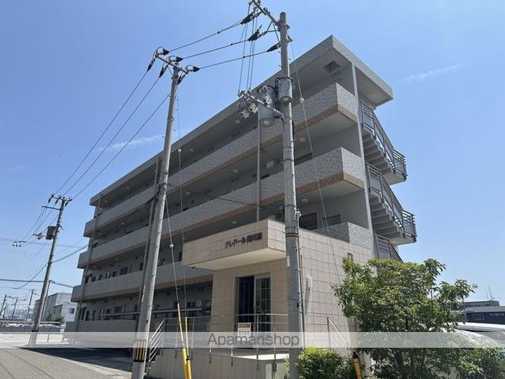 クレドール南川添の外観