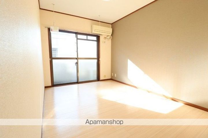メゾンドゥ・ボヌールの居間